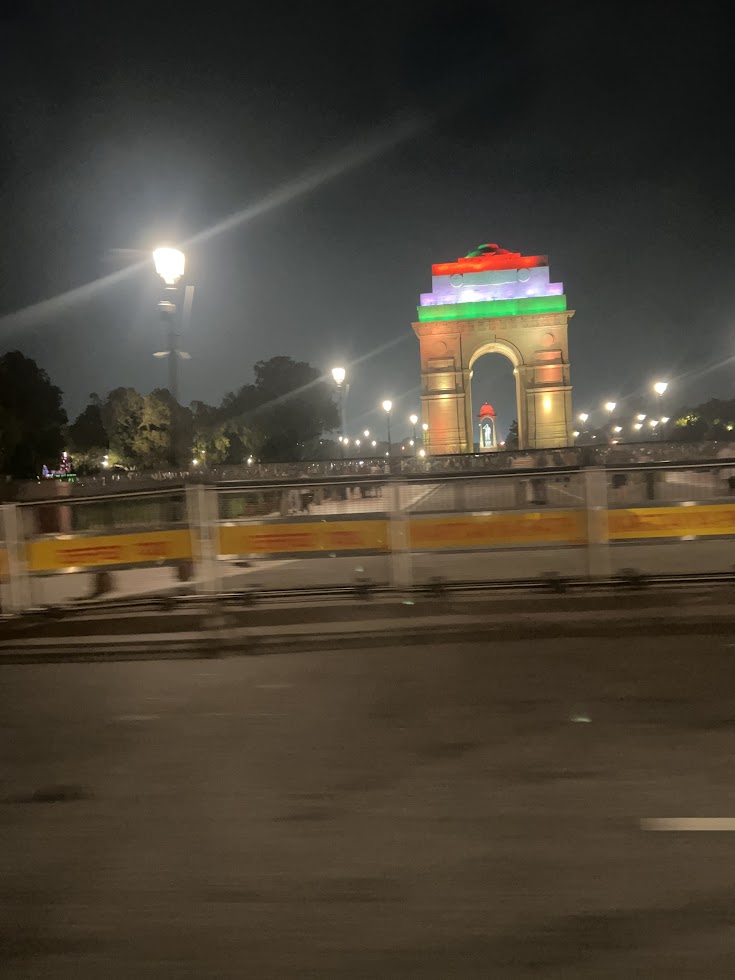 ライトアップされたインド門