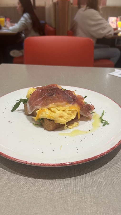 スペイン最後の食事で生ハムを堪能